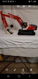 modellino escavatore