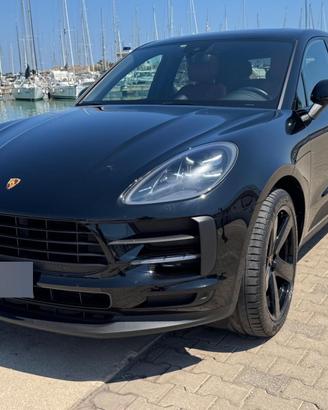 MACAN BENZINA 245 CV
