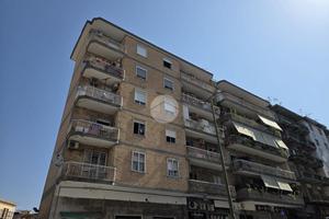 4 LOCALI A NAPOLI