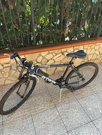 Mountain Bike B-Twin RockRider 300