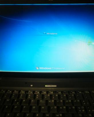 Notebook HP 530 usato con Windows 7 Professional