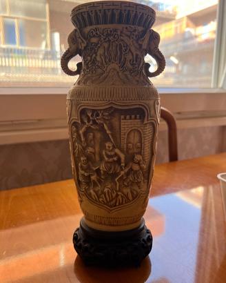 Vaso Orientale Vintage in Avoriolina con Manici a