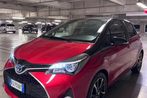 Toyota Yaris Bicolore Red Edition 71.150km!