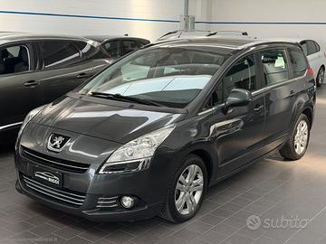 PEUGEOT 5008 1.6 HDi 115 CV 7 POSTI
