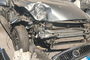 Volvo V40 D2 R-design E6 Manuale NEO 2018 Incident