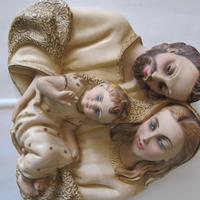 Capoletto capezzale antico scultura sacra famiglia