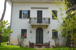 Rimini appartamento con ampio giardino