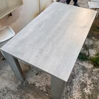Tavolo in legno, grigio design minimal