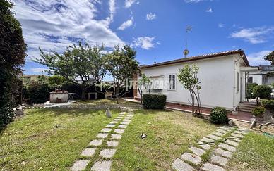 Villa su unico livello completamente ristrutturata