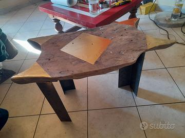 Tavolo.in legno.e ferro artigianale