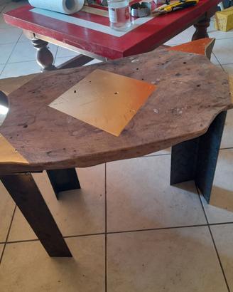 Tavolo.in legno.e ferro artigianale