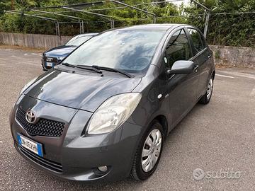TOYOTA YARIS 1.4 D 5 PORTE NAVI "PERFETTA"