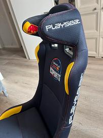 Scrivania, sedia da gioco, volante e pedali