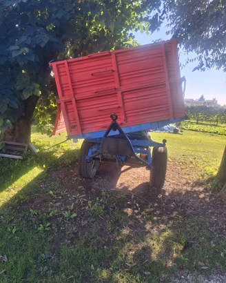 Rimorchio per trattore