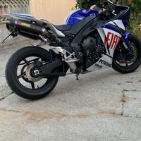 Yamaha r1 2010