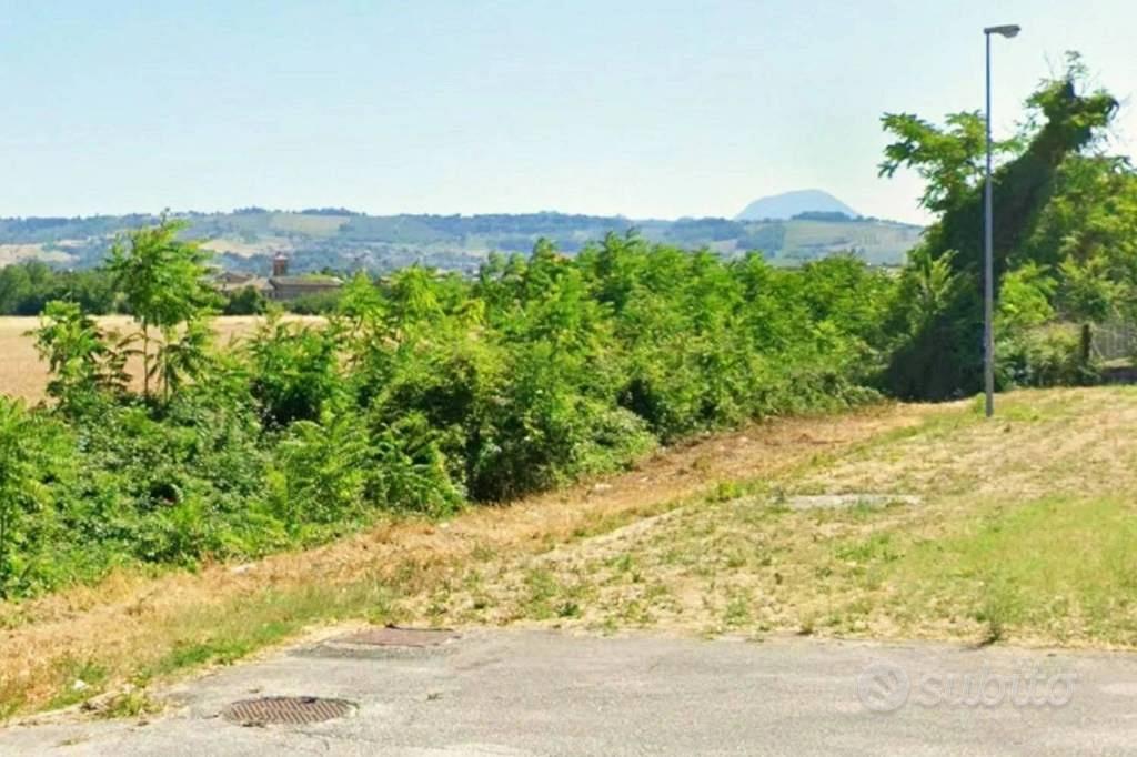 Immobile in asta di 884464 m² a Monte Roberto - Vista 4