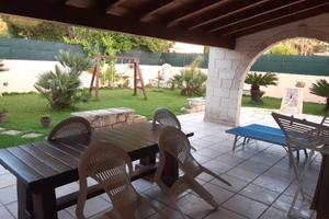 Villetta a Torre dell'Orso con giardino privato