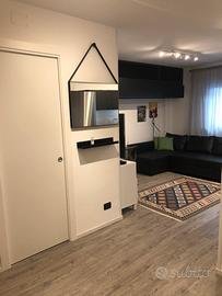 Bilocale arredato e corredato