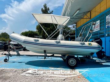 GOMMONE ZODIAC MEDLINE + EVINRUDE E-TEC 40 CV