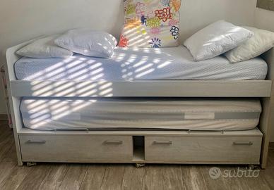 Doppio letto singolo con cassettiera