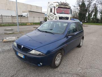 Lancia y - 2000