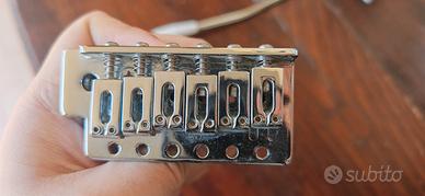 Ponte tremolo per chitarra elettrica