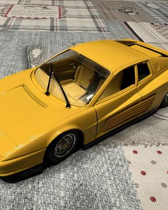 Ferrari Testarossa 1:24 Bburago