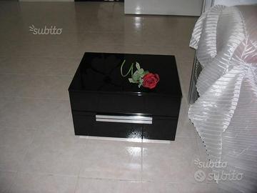 Gruppo Letto Lacc. nero lucido in Outlet