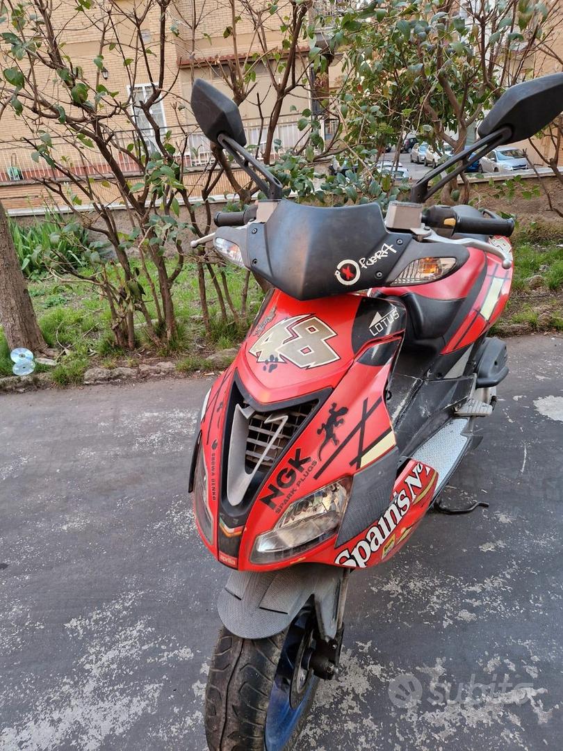 Motard 2t Aprilia Sr 50 Usata Aprilia SR 50 2008 Moto E Scooter In