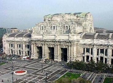 Immobile di 740 m² con più di 5 locali a Milano