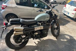 Triumph street scrambler 900 urban gray
