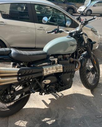 Triumph street scrambler 900 urban gray