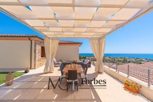 Siniscola | Elegante villa in pietra con affaccio
