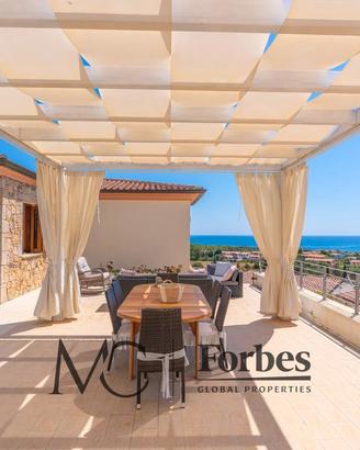 Siniscola | Elegante villa in pietra con affaccio