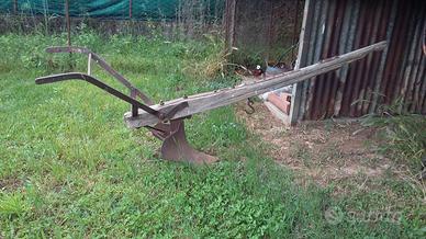 Antichi attrezzi agricoli per aratura epoca