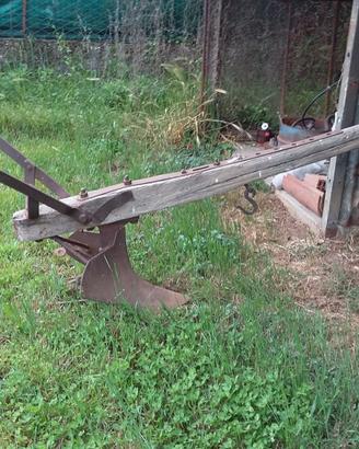 Antichi attrezzi agricoli per aratura epoca