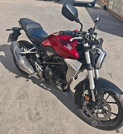Moto Honda CB300R ABS