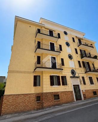 3 LOCALI A ANCONA