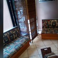 Divanetto e poltrona