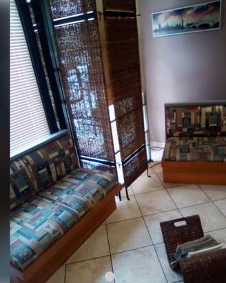 Divanetto e poltrona