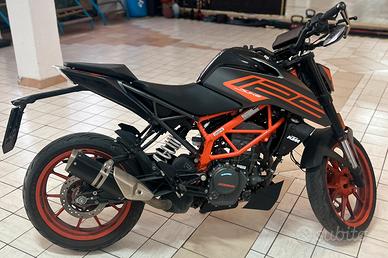 KTM duke 2022 125cc