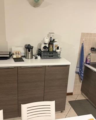 Cucina completa di elettrodomestici