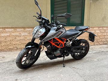 KTM DUKE 125 ABS 2021 -9.500km-  Unico propietario
