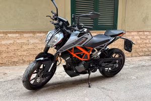 KTM DUKE 125 ABS 2021 -9.500km-  Unico propietario
