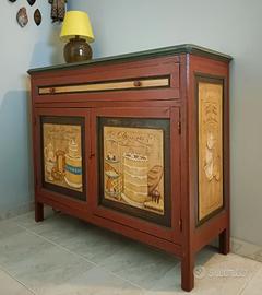 Credenza vintage decorata a mano