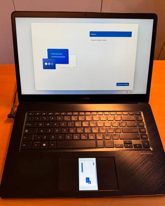 ASUS ZenBook Pro 15 UX580G i7 RAM16 SSD512 GPU4 GB
