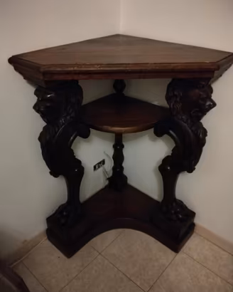 angoliera stile umbertino 