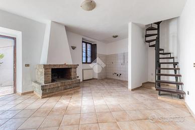 3 LOCALI A BRACCIANO