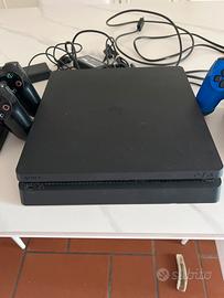 Ps4 con telecomandi