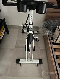 Bici per allenamenti in casa